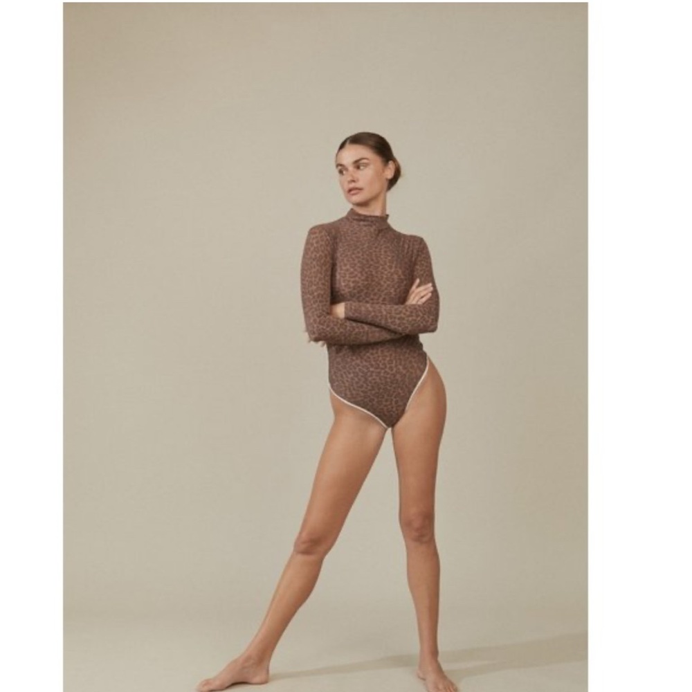 Acacia Swimwear Longsleeve Ehukai One Piece bodysuit/swimsuit size medium